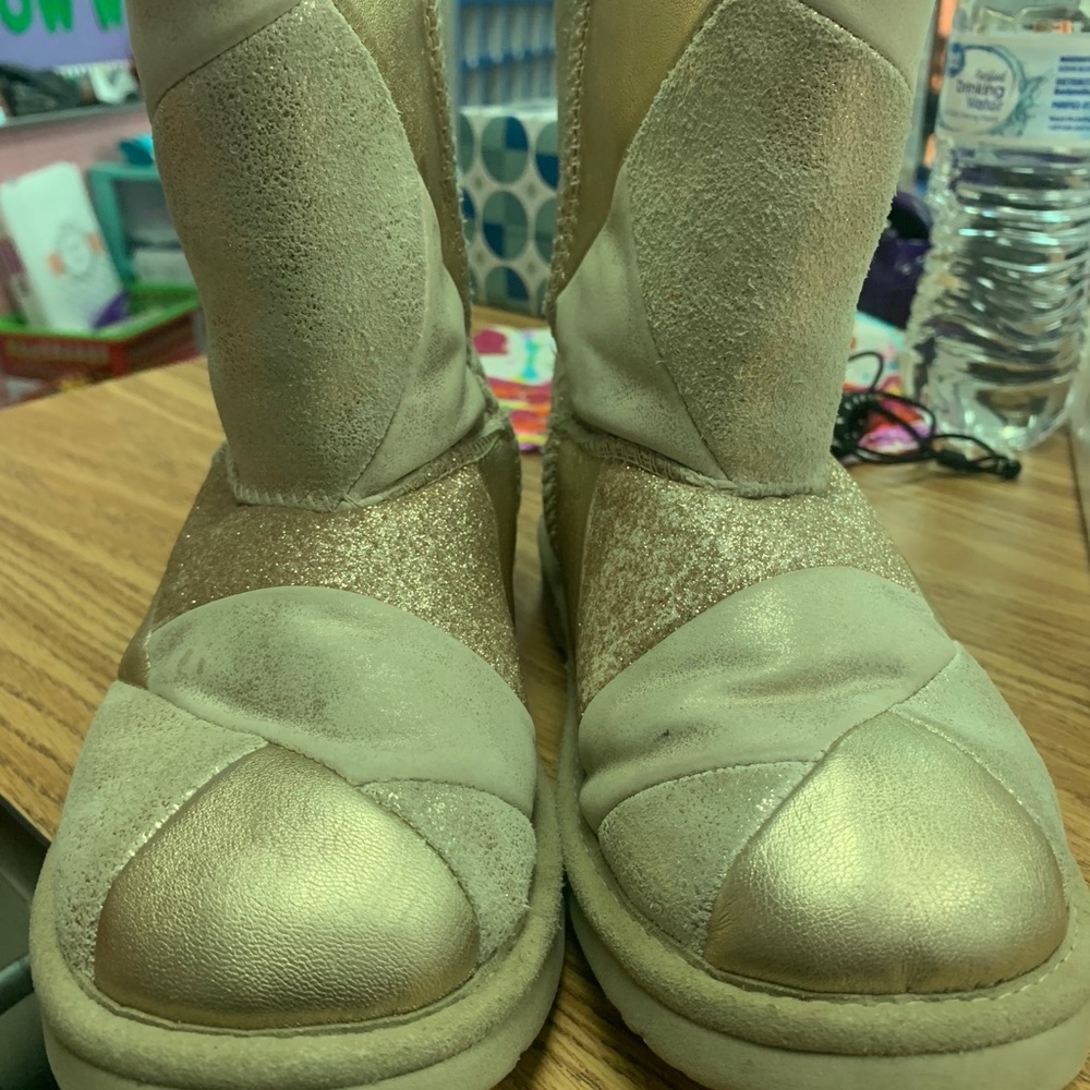 Beautiful ugg patchwork boots